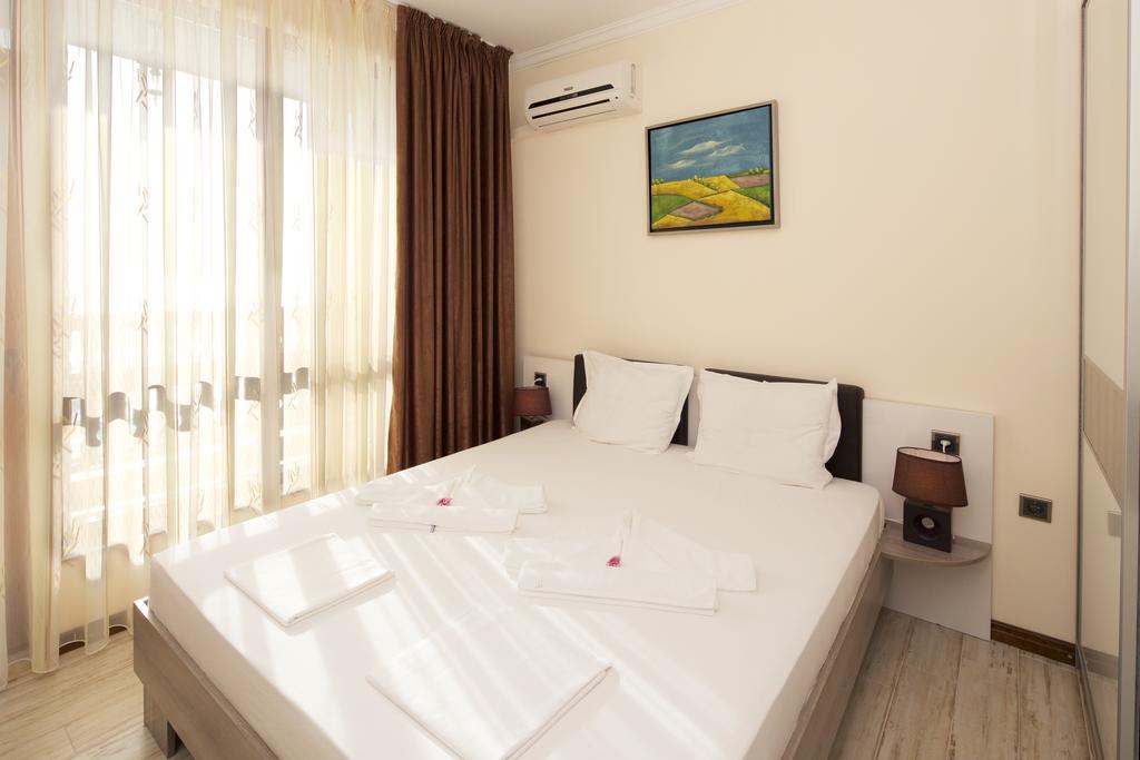 Mars Apartments In Tryavna Beach Complex Sveti Vlas Quarto foto