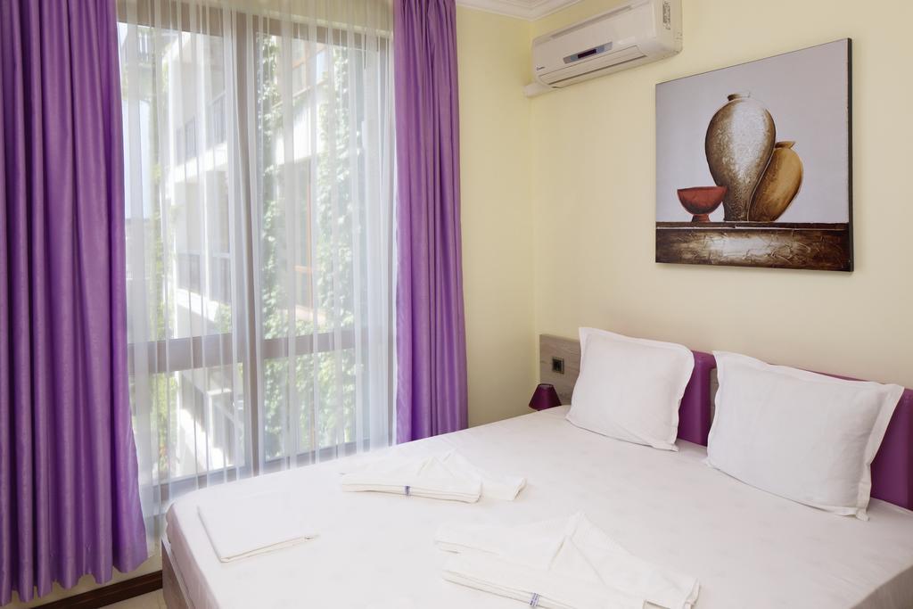 Mars Apartments In Tryavna Beach Complex Sveti Vlas Exterior foto