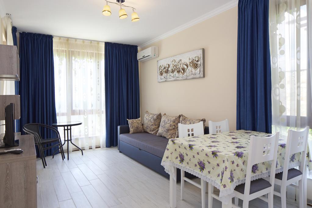 Mars Apartments In Tryavna Beach Complex Sveti Vlas Exterior foto